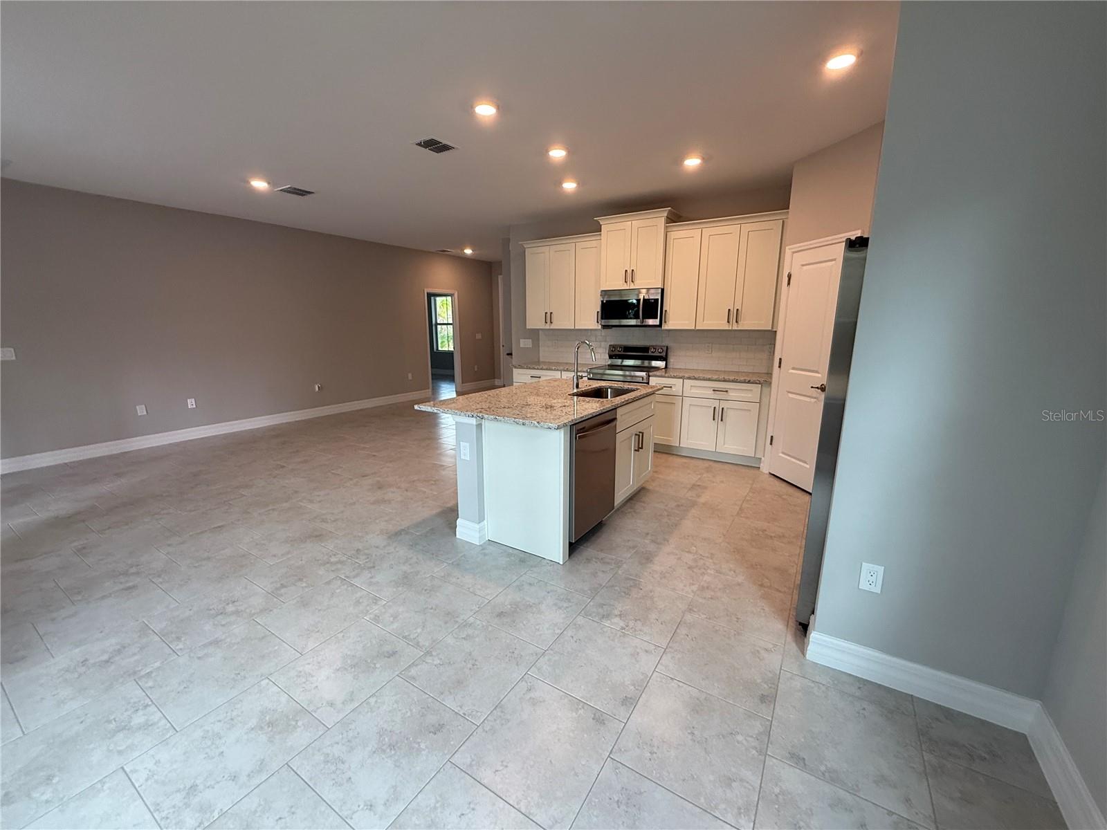 Image 5 of 26 For 1569 Kerman Street