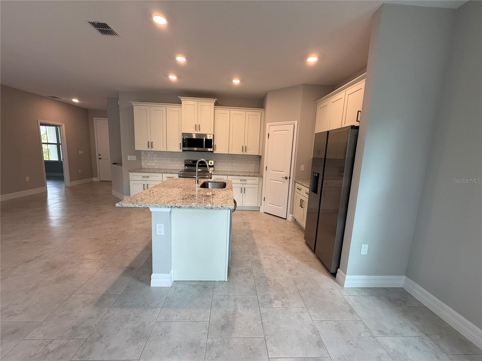 Image 6 of 26 For 1569 Kerman Street