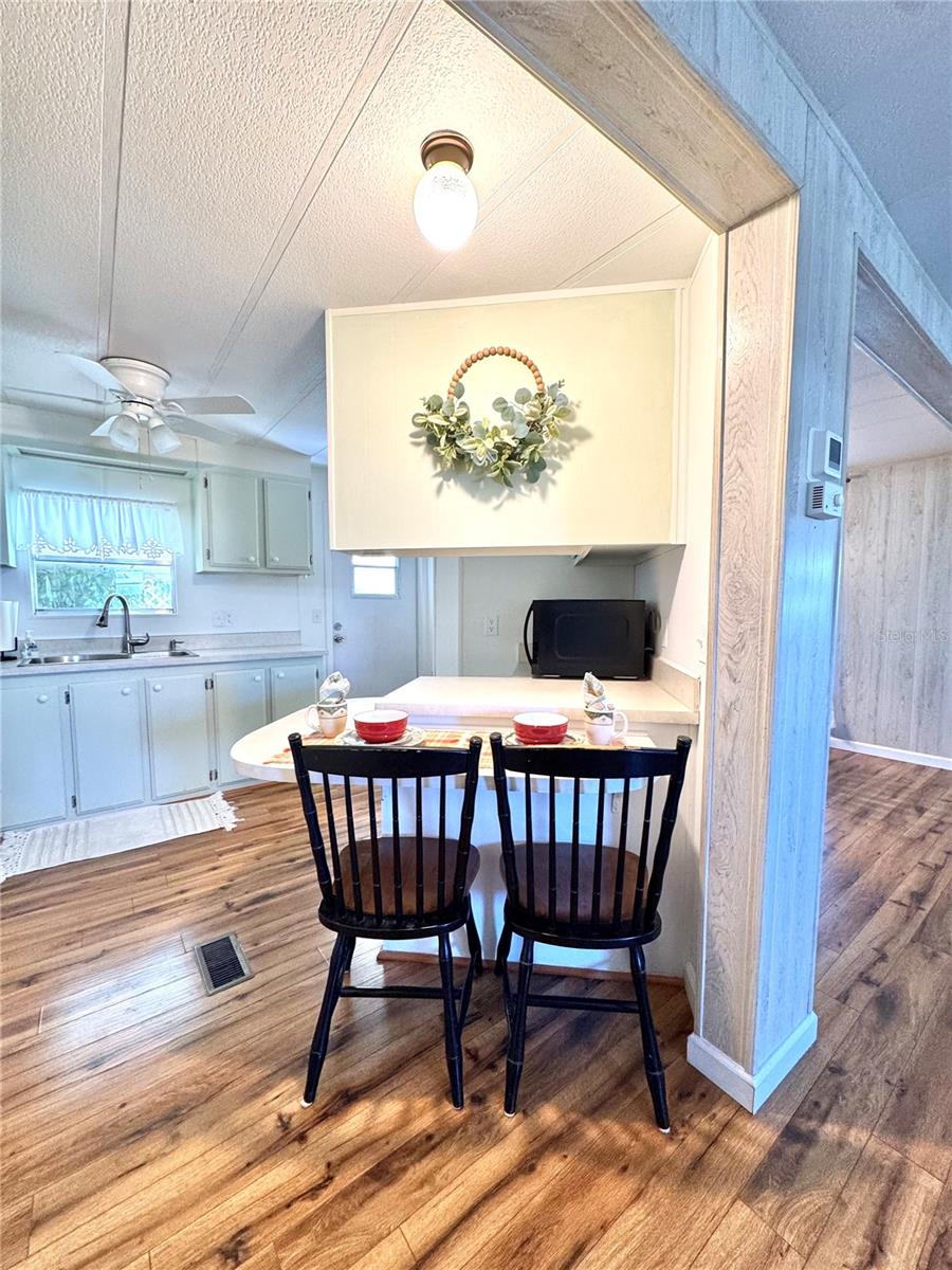 Image 11 of 38 For 340 Peace Manor