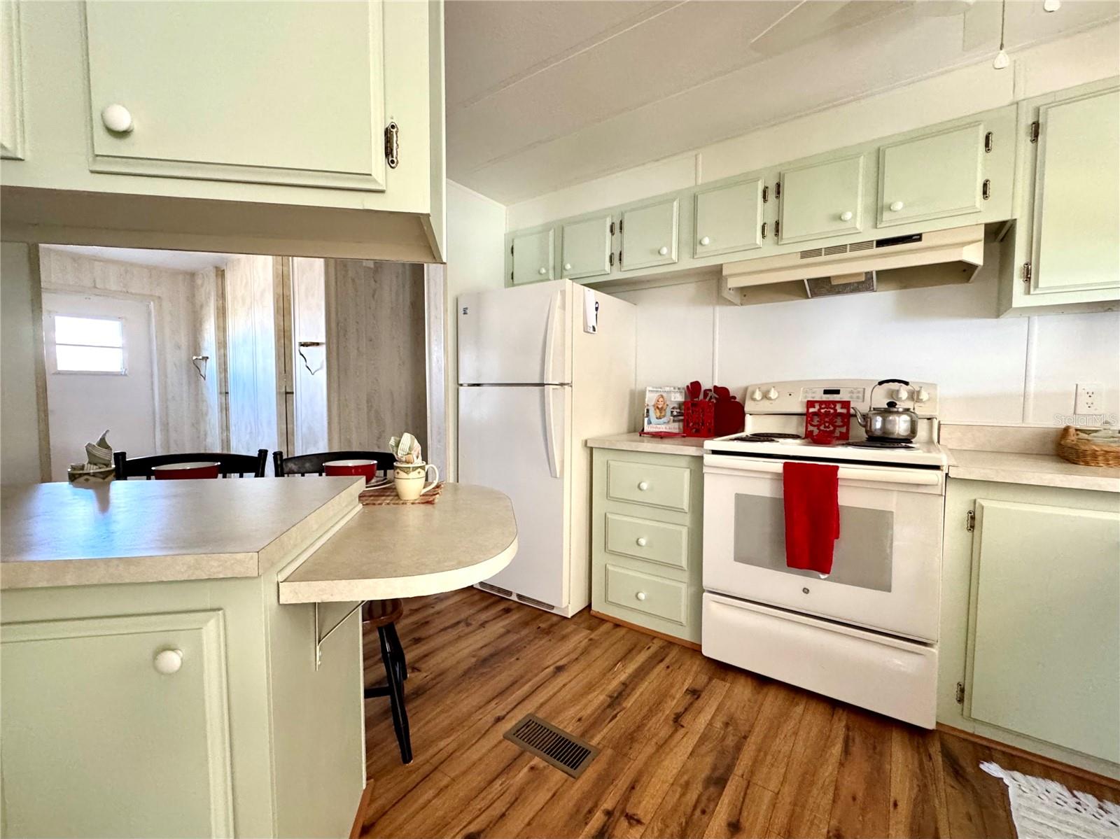 Image 18 of 38 For 340 Peace Manor