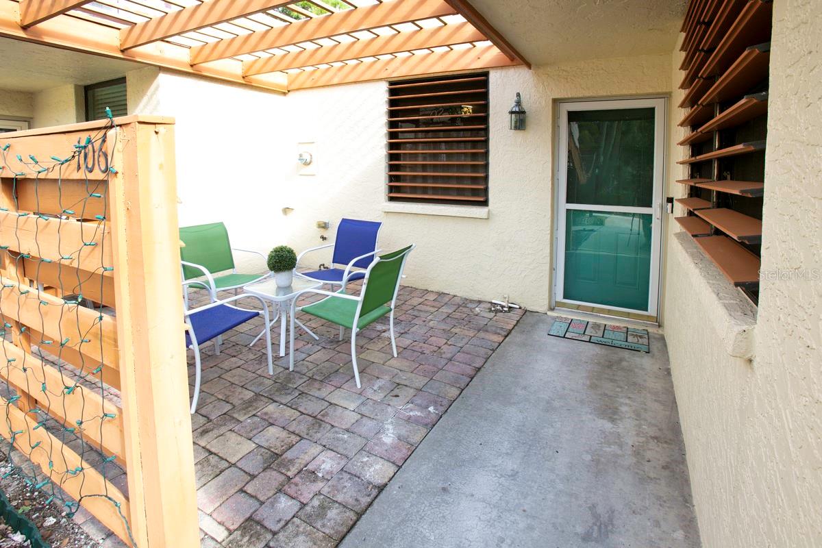 Image 33 of 45 For 106 Wild Palm Drive 106