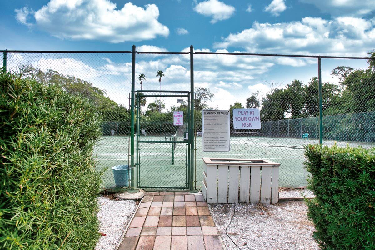 Image 40 of 45 For 106 Wild Palm Drive 106