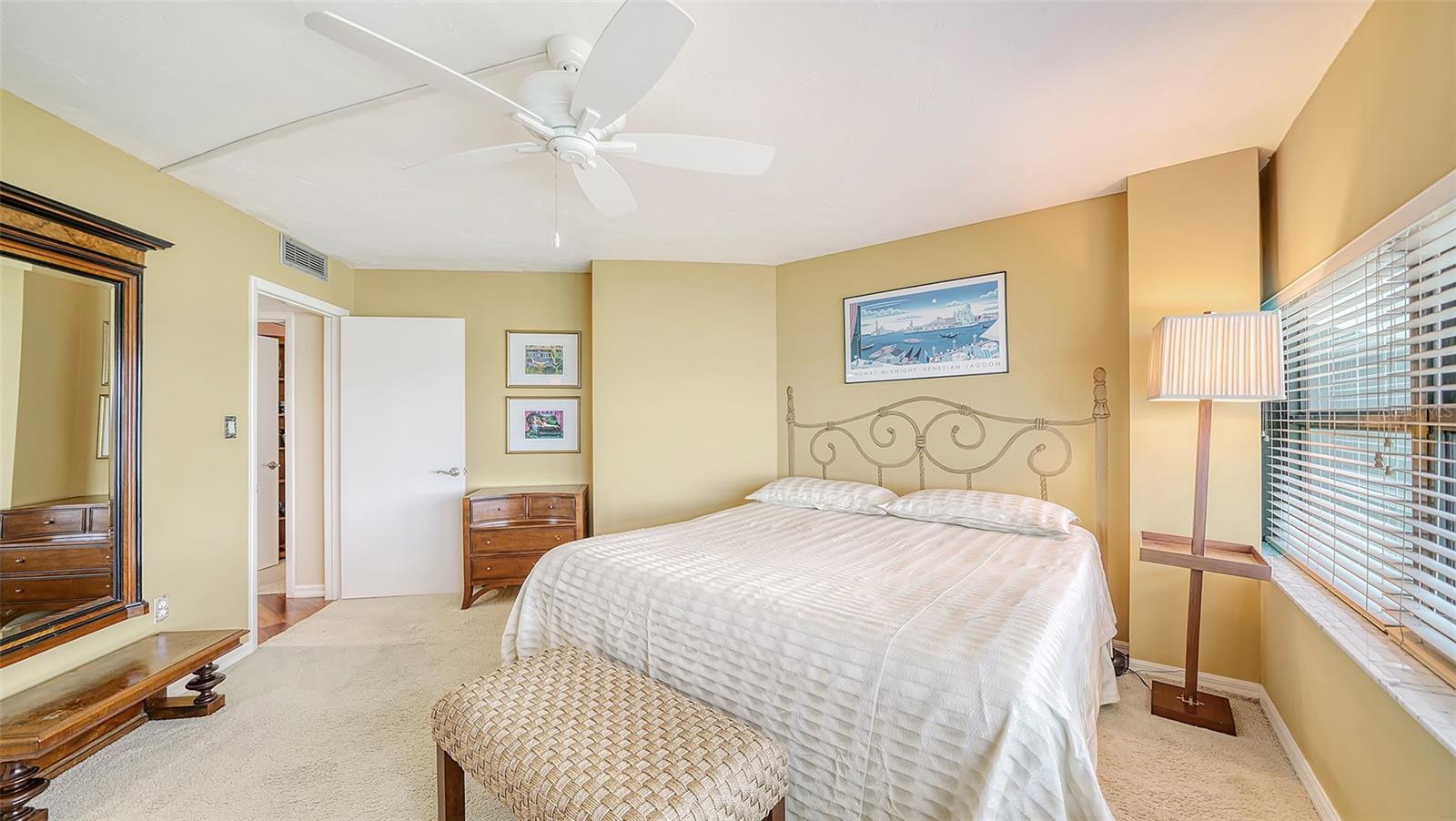 Image 19 of 60 For 988 Blvd Of The Arts  1214