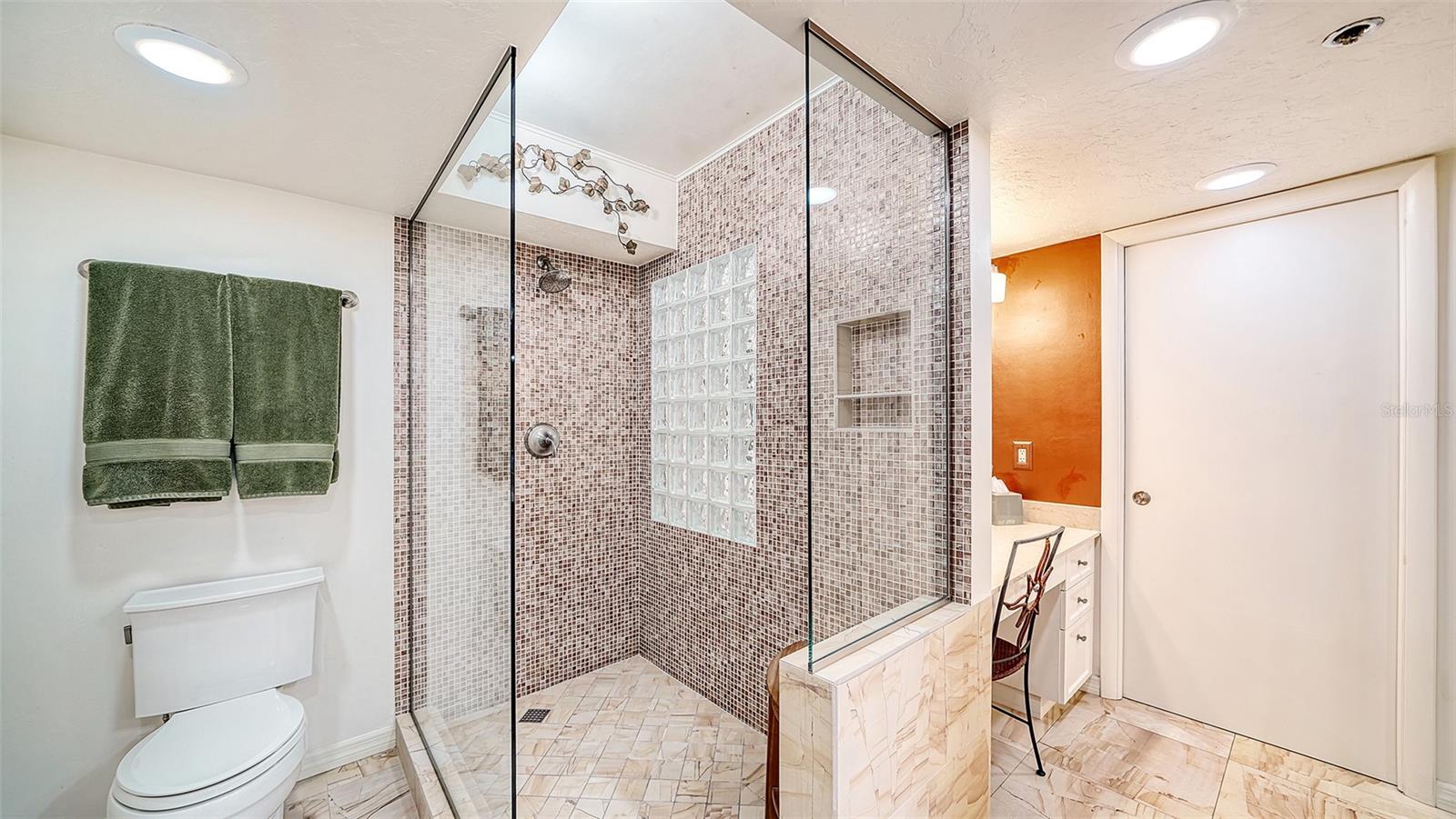 Image 26 of 60 For 988 Blvd Of The Arts  1214