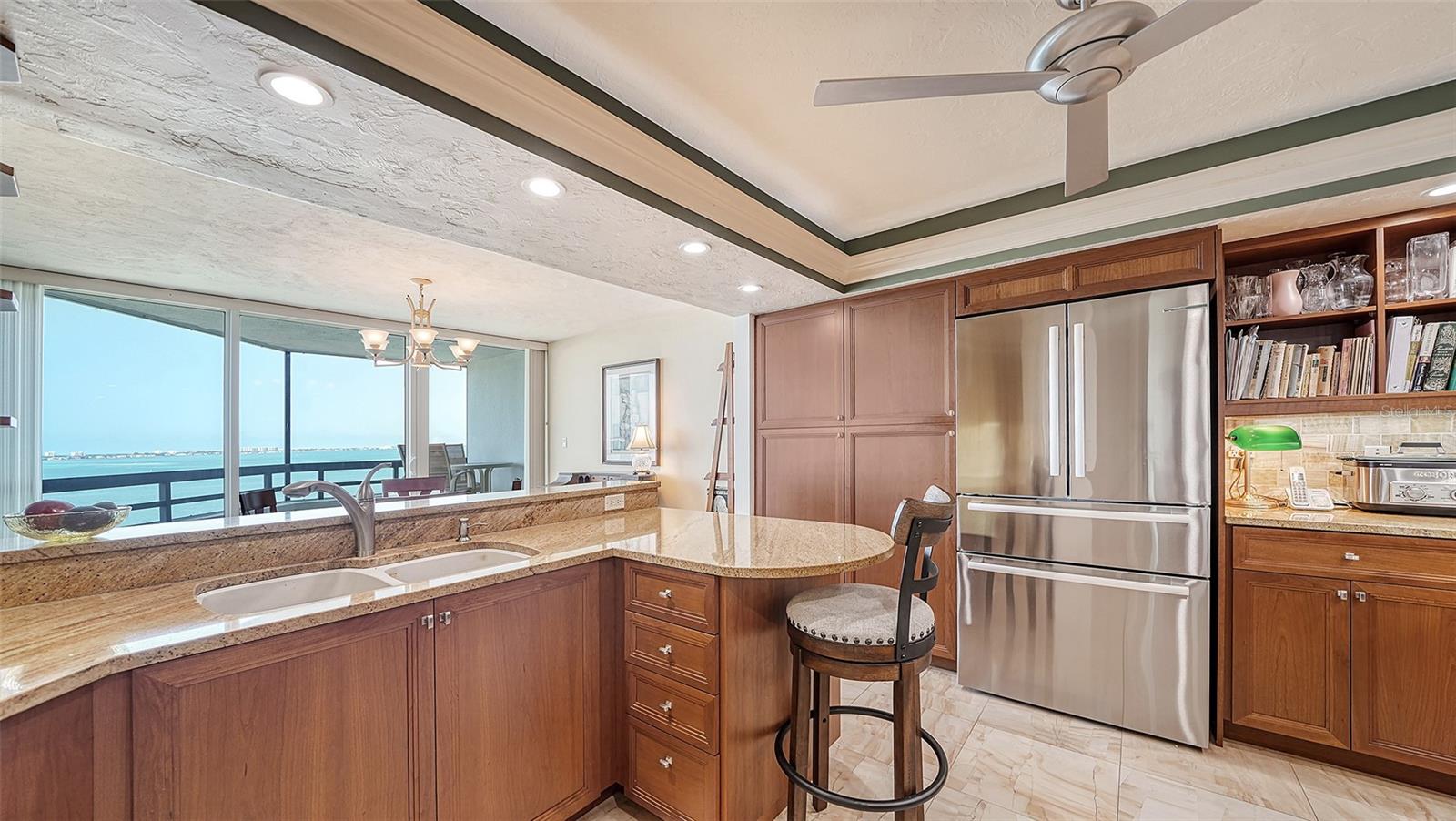 Image 5 of 60 For 988 Blvd Of The Arts  1214