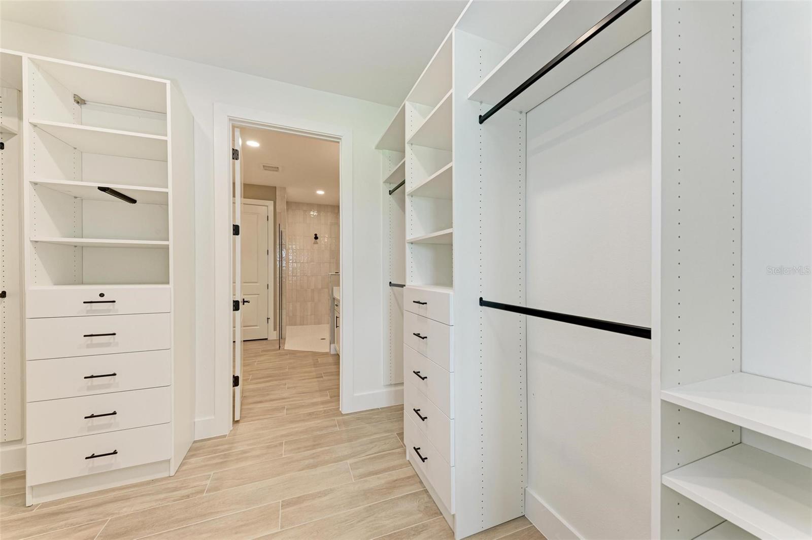 Image 19 of 31 For 10016 Rembrandt Way 101