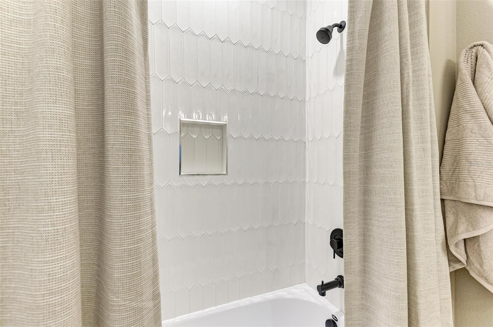 Image 24 of 31 For 10016 Rembrandt Way 101