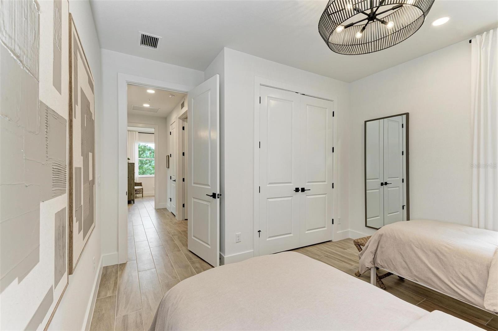 Image 26 of 31 For 10016 Rembrandt Way 101