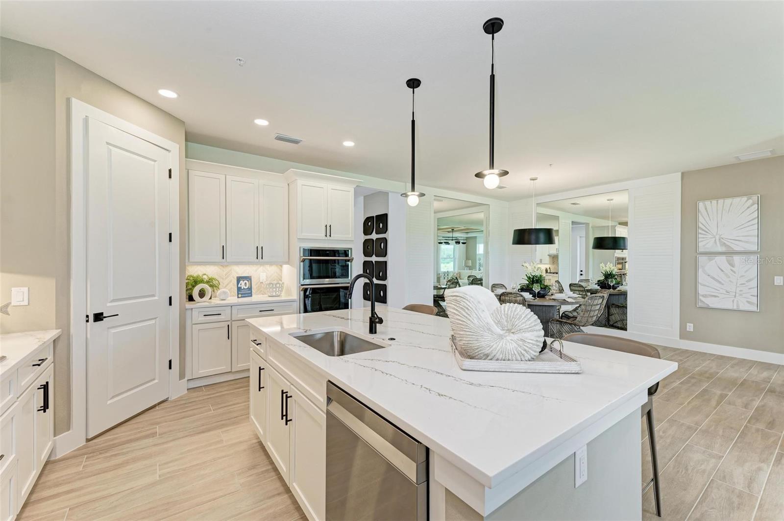 Image 8 of 31 For 10016 Rembrandt Way 101