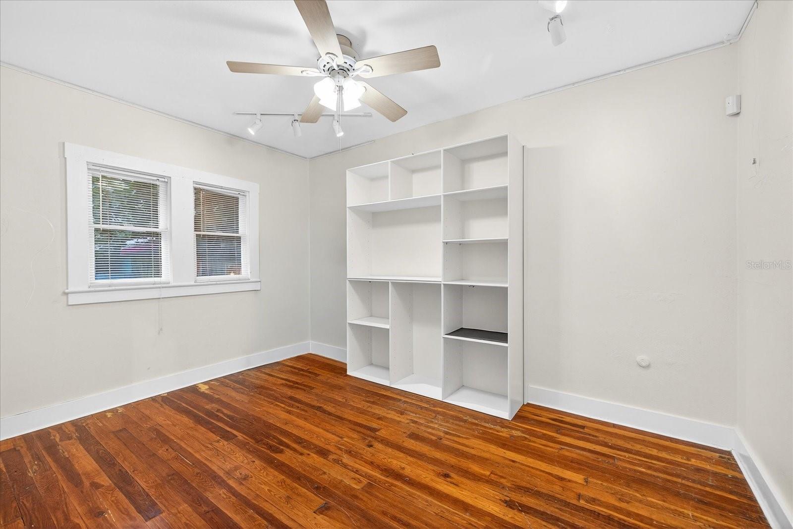 Image 18 of 45 For 1019 10th Avenue W