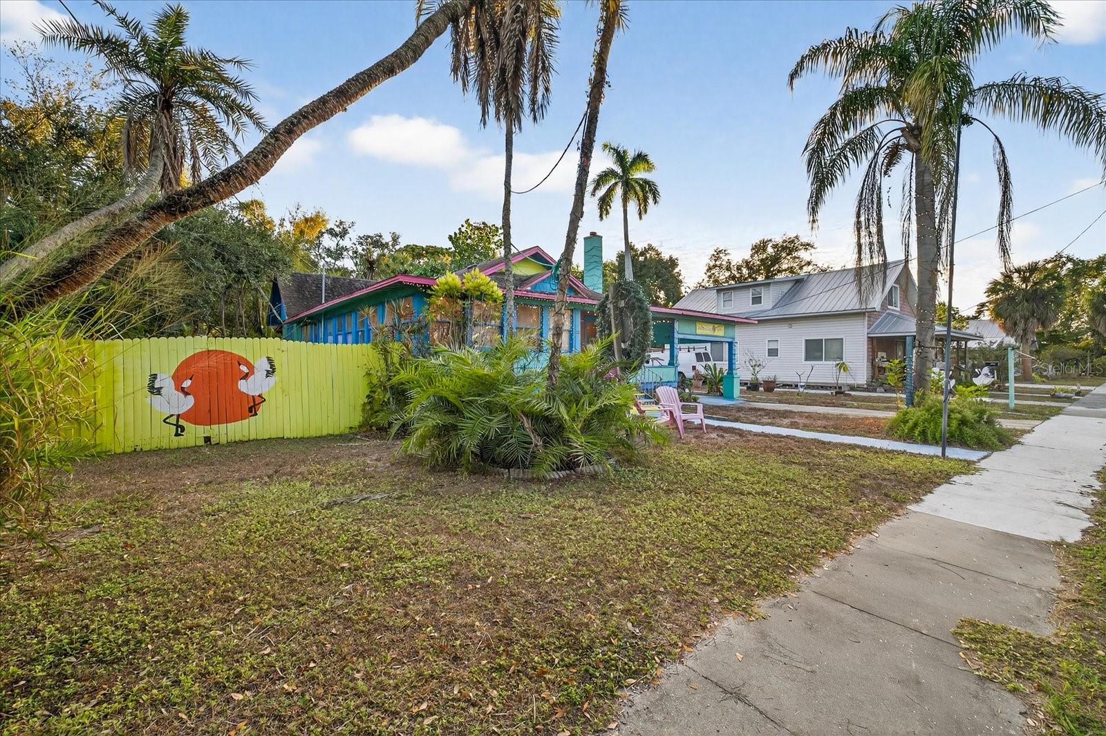 Image 3 of 45 For 1019 10th Avenue W