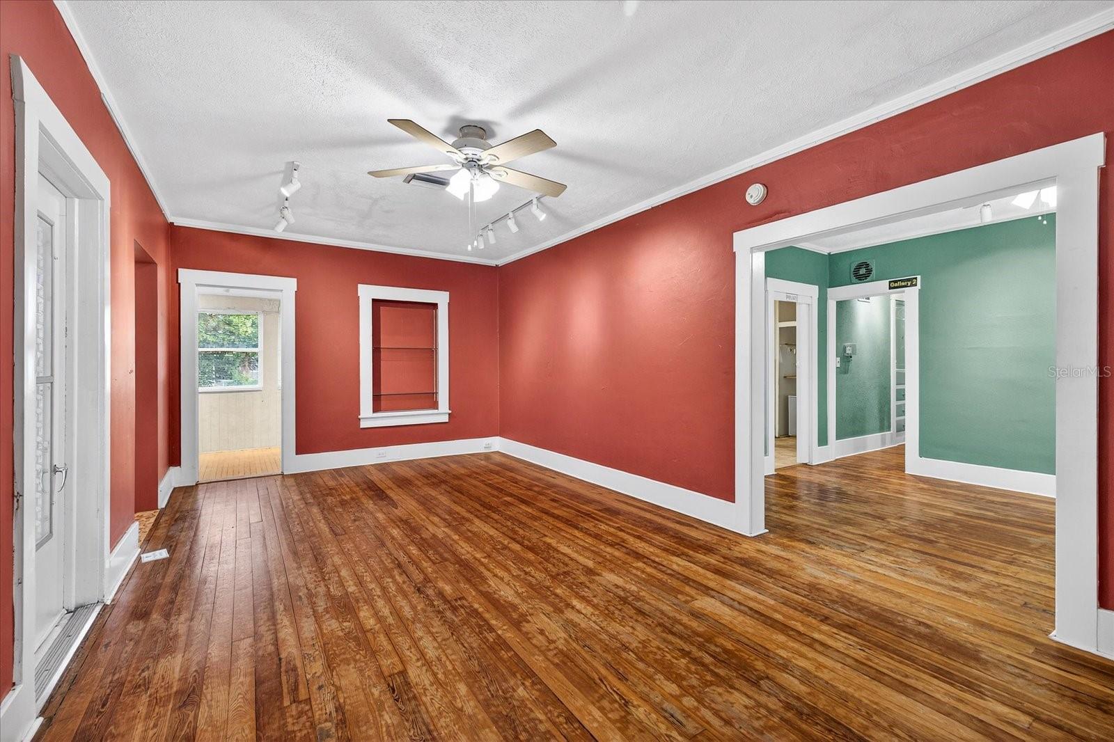 Image 9 of 45 For 1019 10th Avenue W