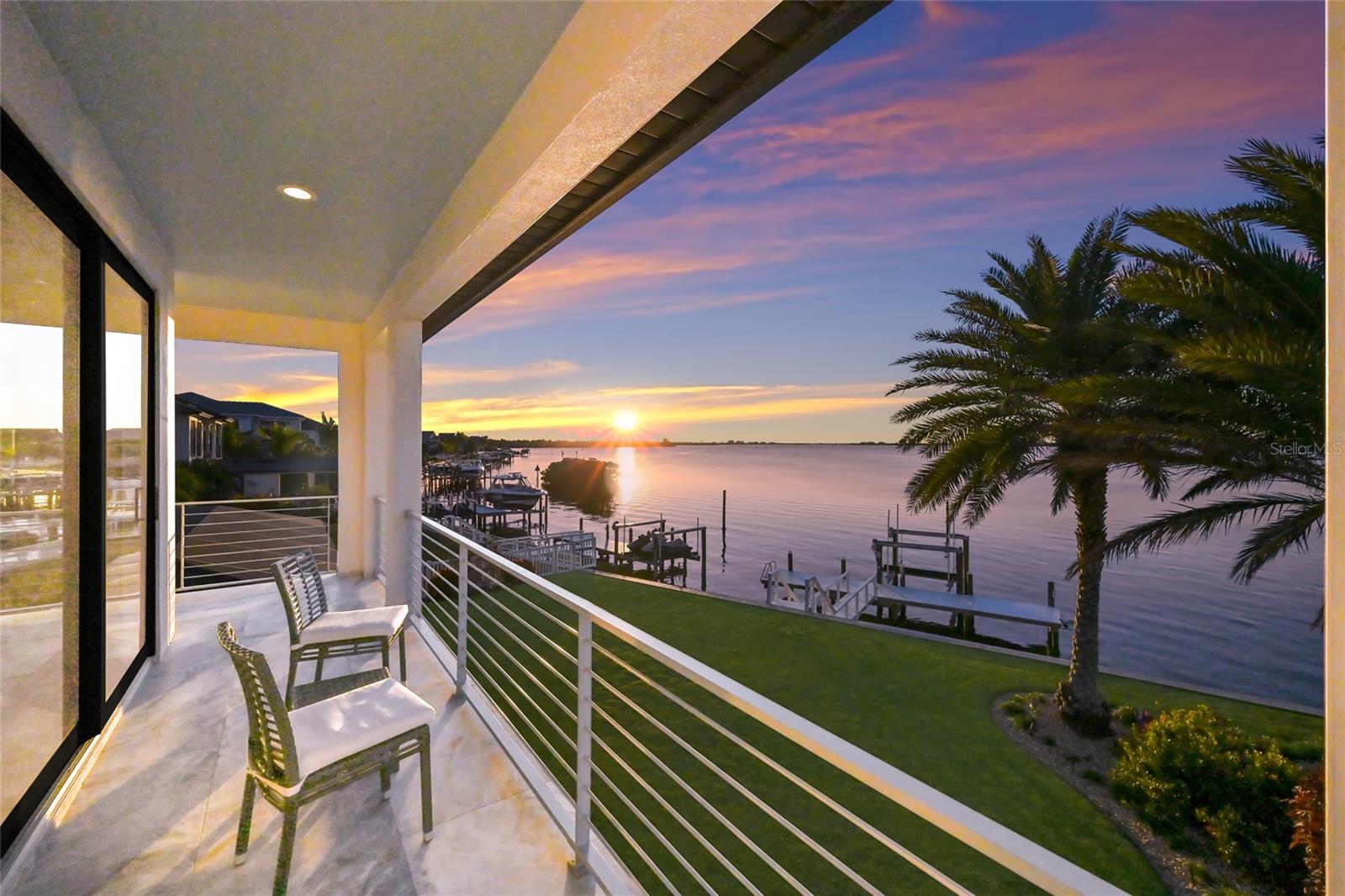 Image 4 of 78 For 700 Regatta Way