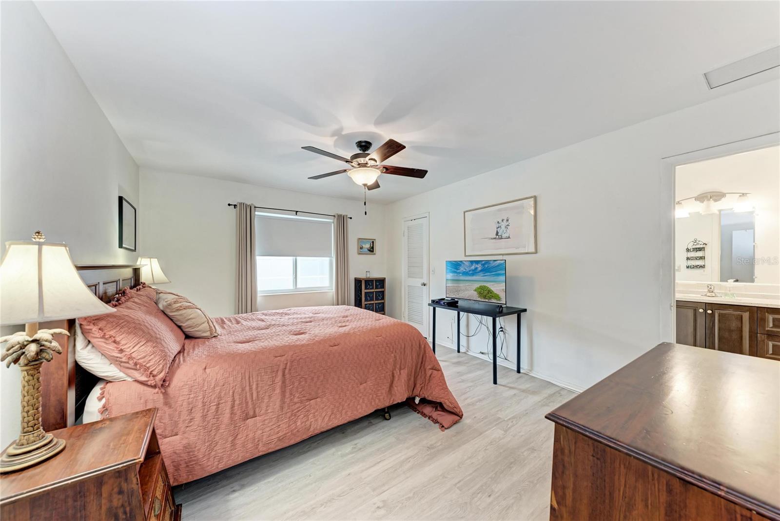 Image 16 of 40 For 3013 Yarmouth Drive W