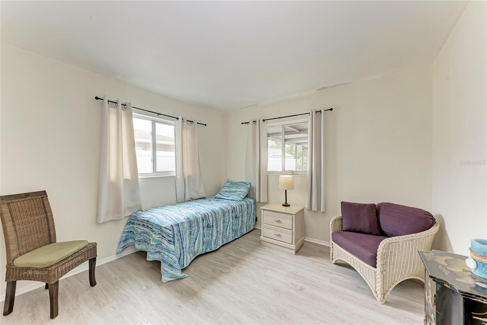 Image 20 of 40 For 3013 Yarmouth Drive W