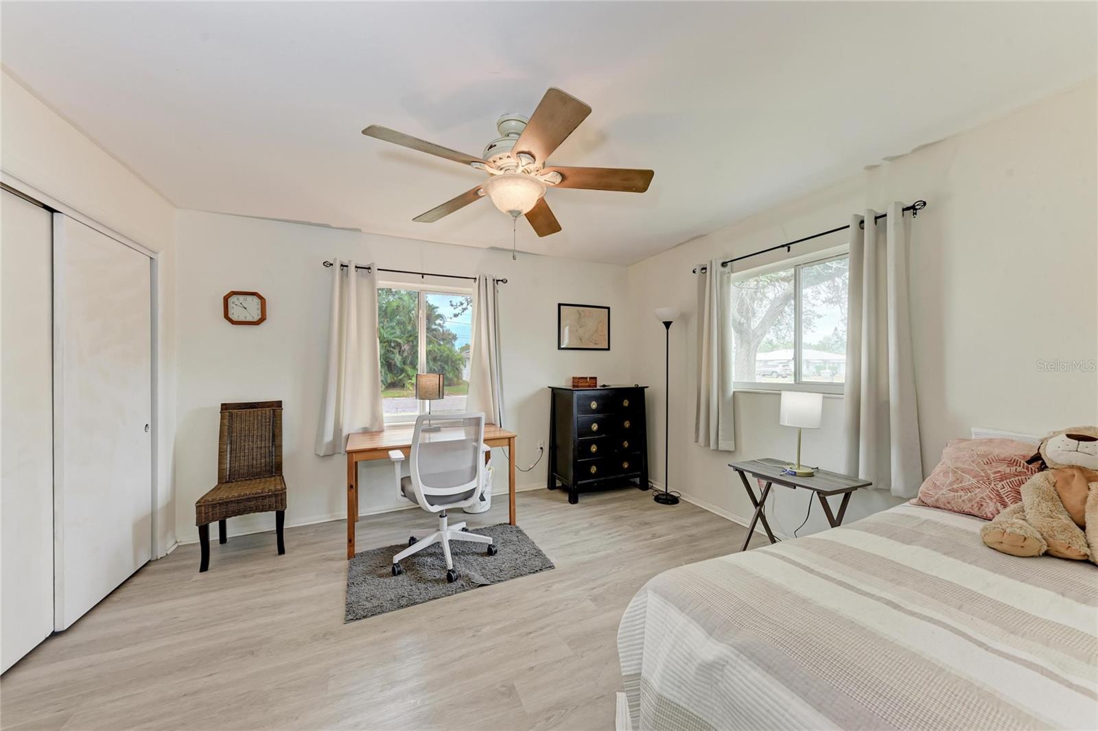 Image 21 of 40 For 3013 Yarmouth Drive W