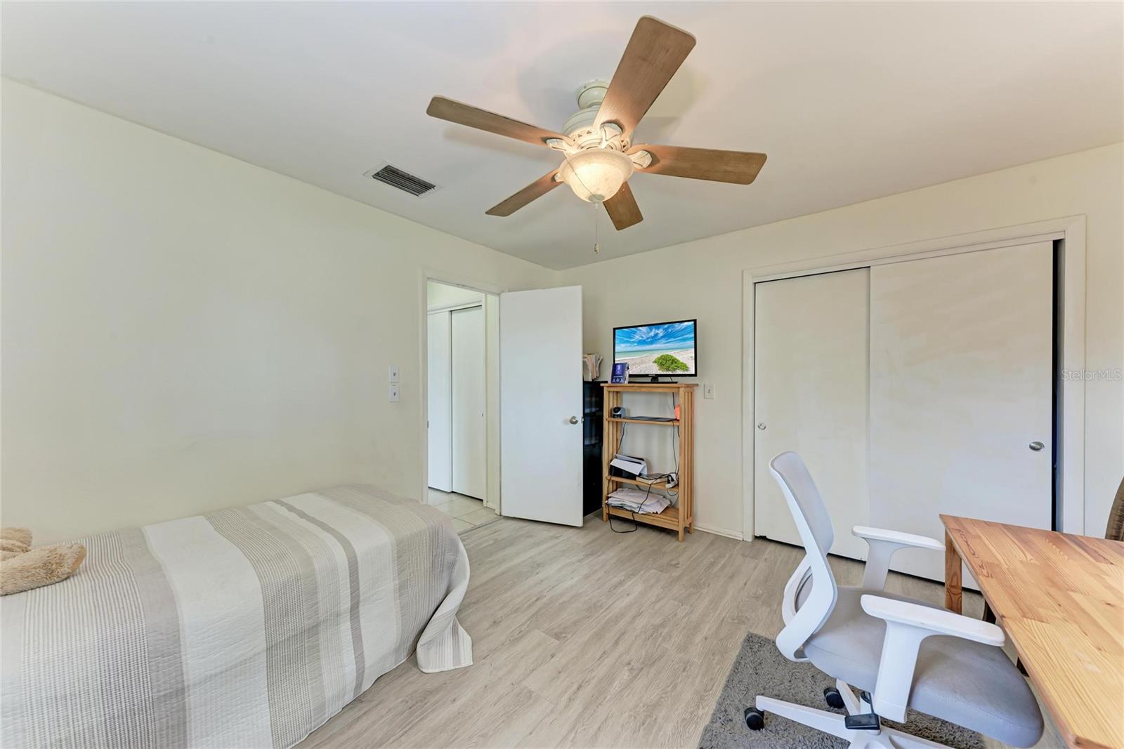 Image 22 of 40 For 3013 Yarmouth Drive W