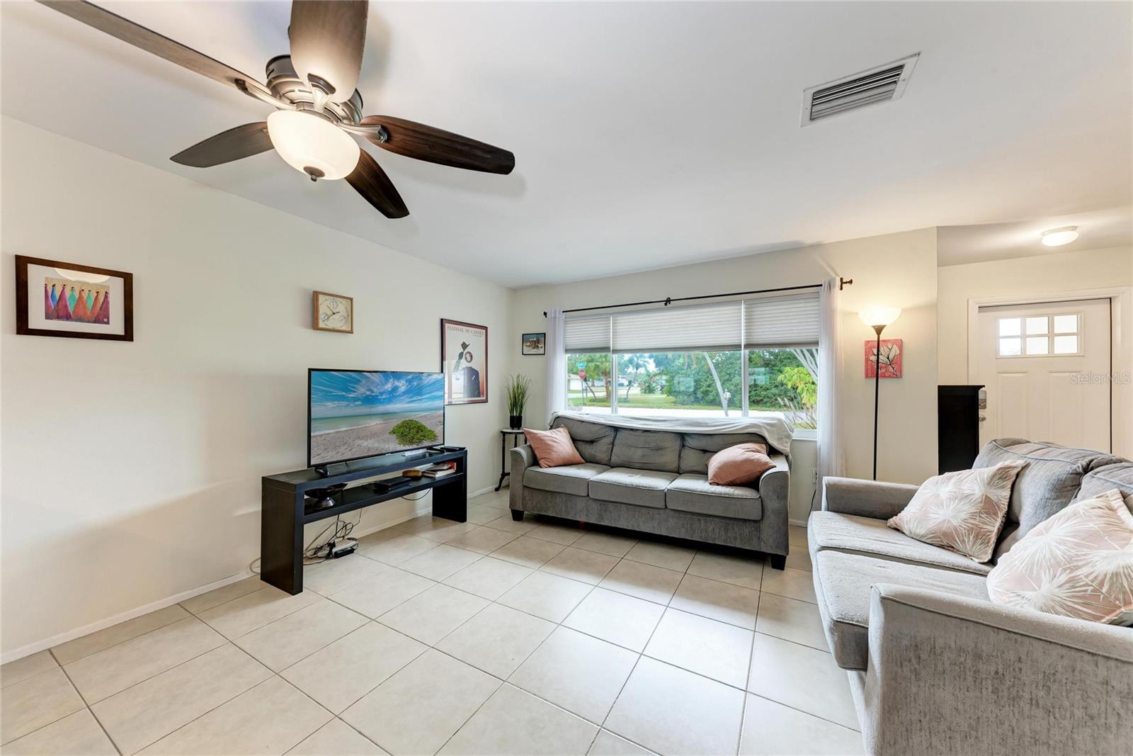 Image 6 of 40 For 3013 Yarmouth Drive W