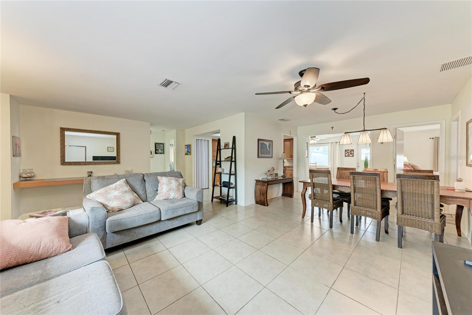 Image 8 of 40 For 3013 Yarmouth Drive W