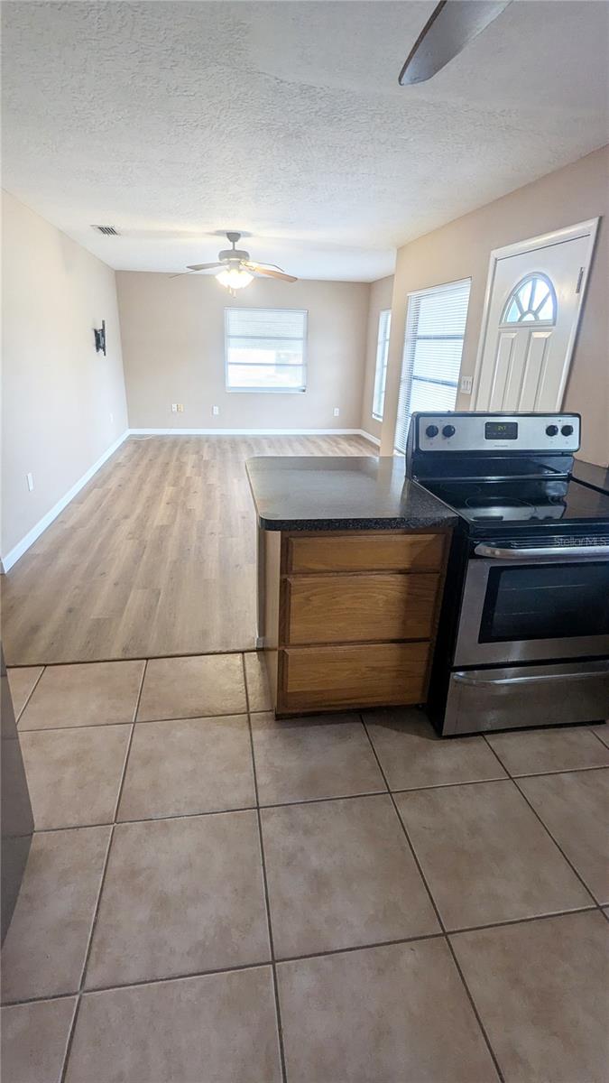 Image 10 of 17 For 4423 4th Avenue E