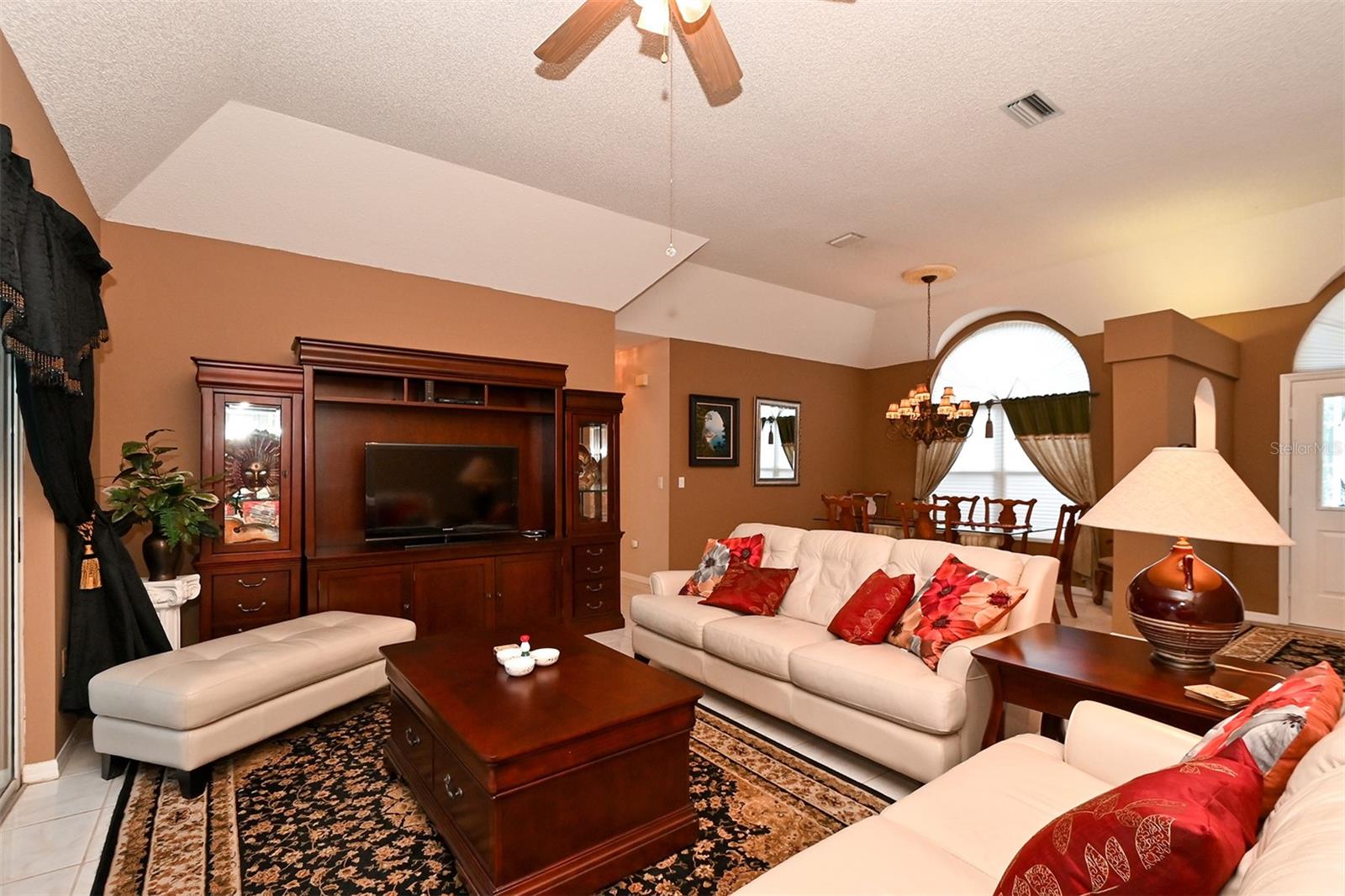 Image 15 of 53 For 3866 Surrey Court