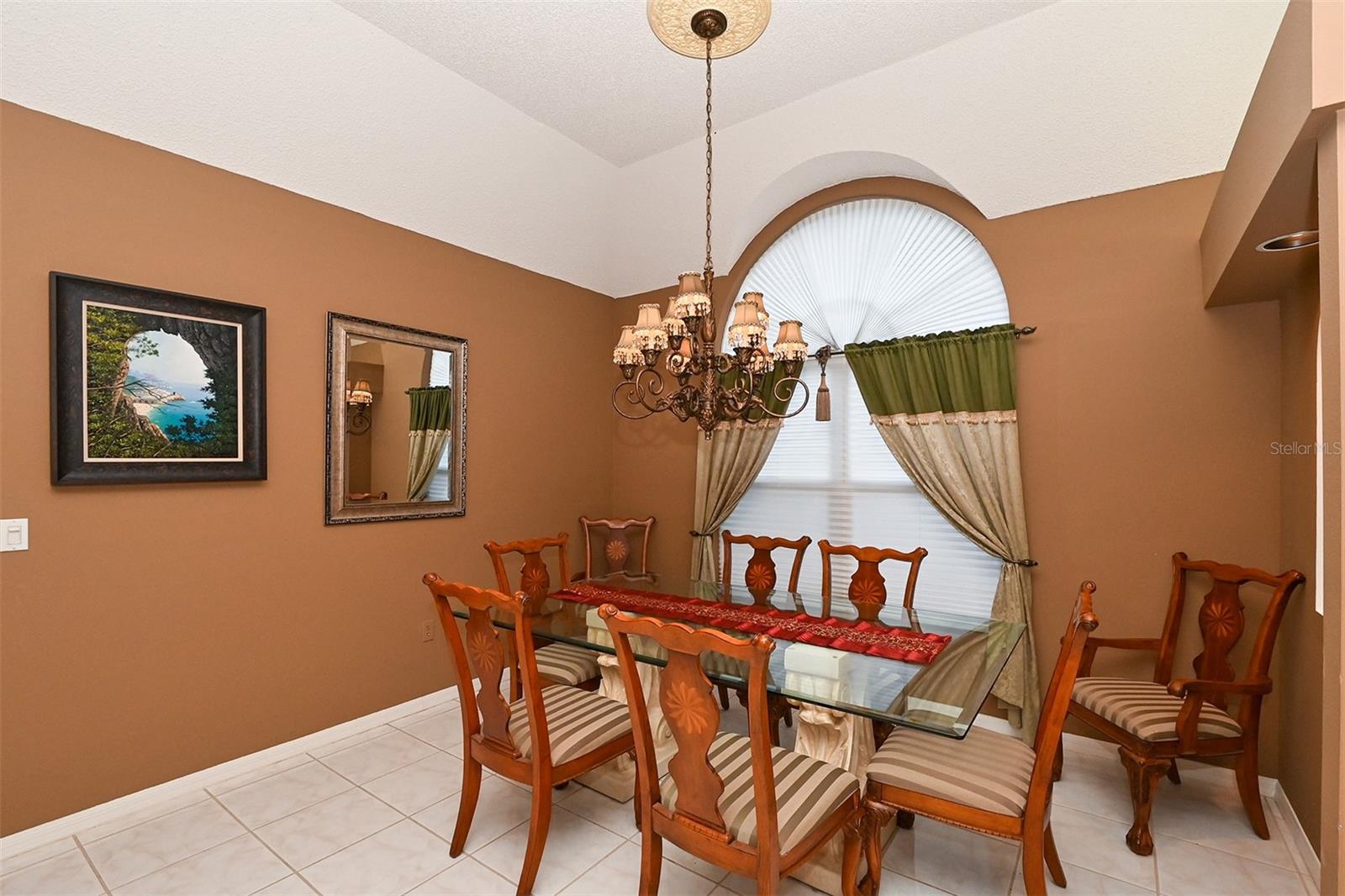 Image 16 of 53 For 3866 Surrey Court