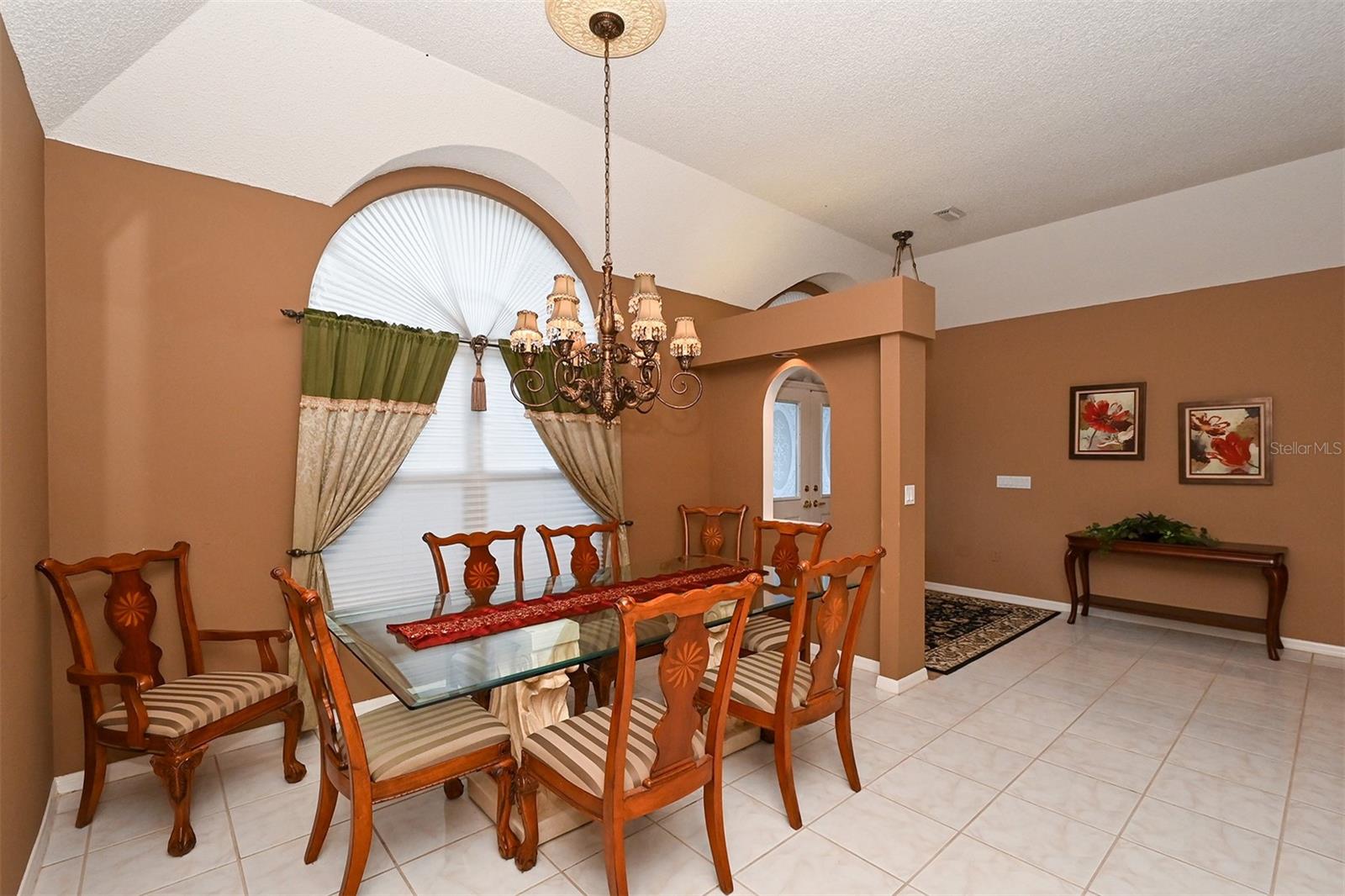 Image 17 of 53 For 3866 Surrey Court