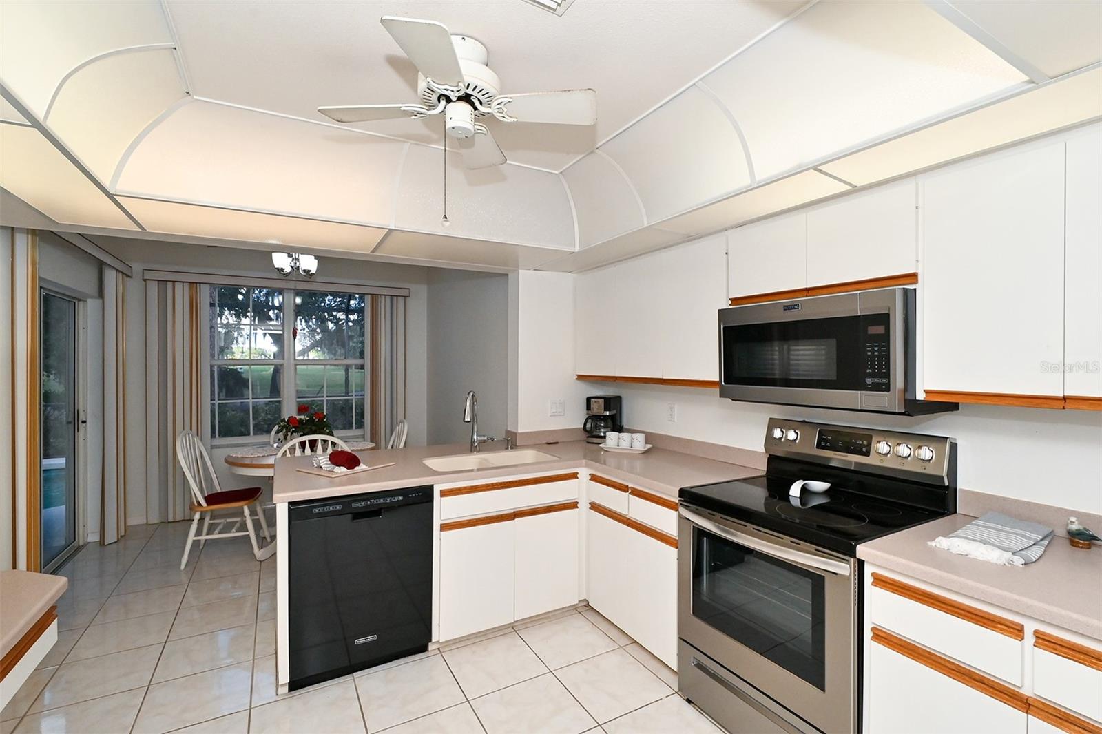 Image 19 of 53 For 3866 Surrey Court