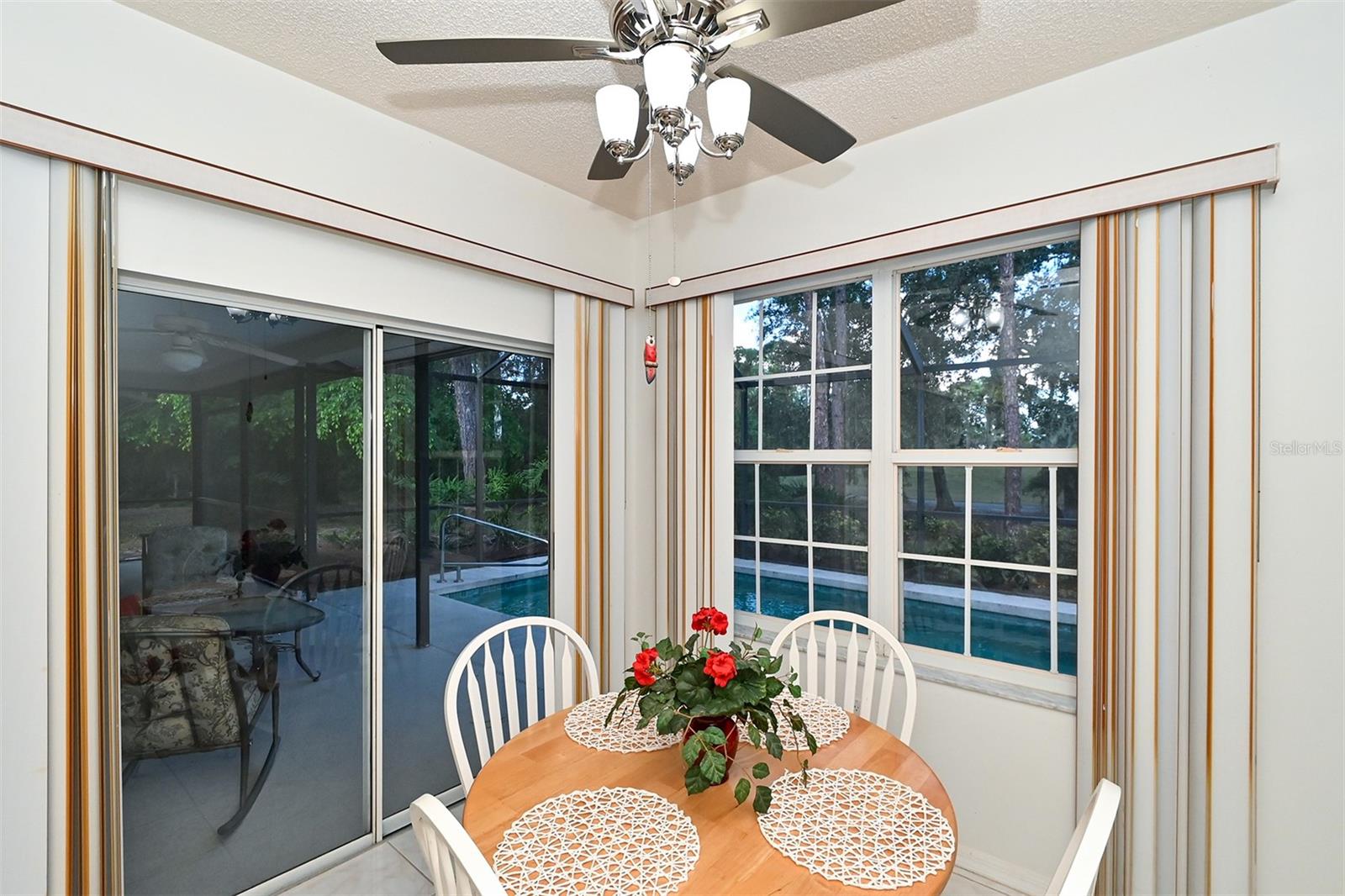 Image 21 of 53 For 3866 Surrey Court