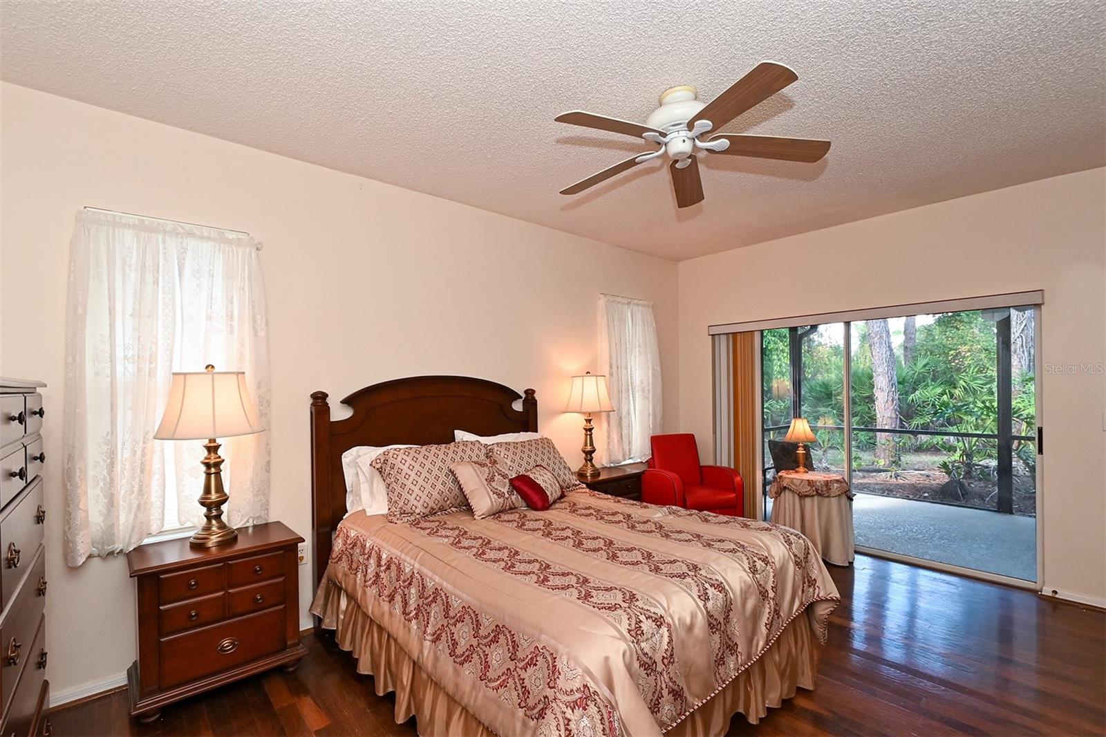 Image 26 of 53 For 3866 Surrey Court