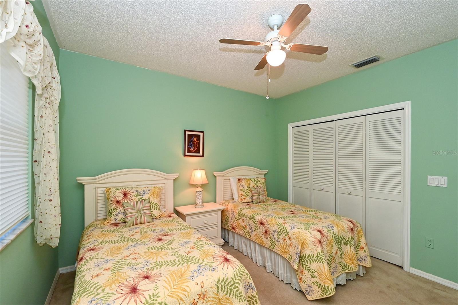 Image 33 of 53 For 3866 Surrey Court