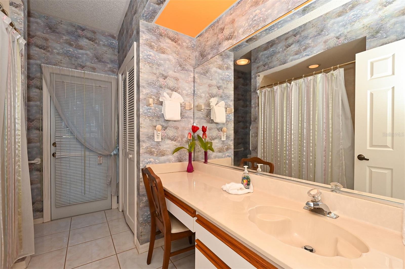 Image 35 of 53 For 3866 Surrey Court