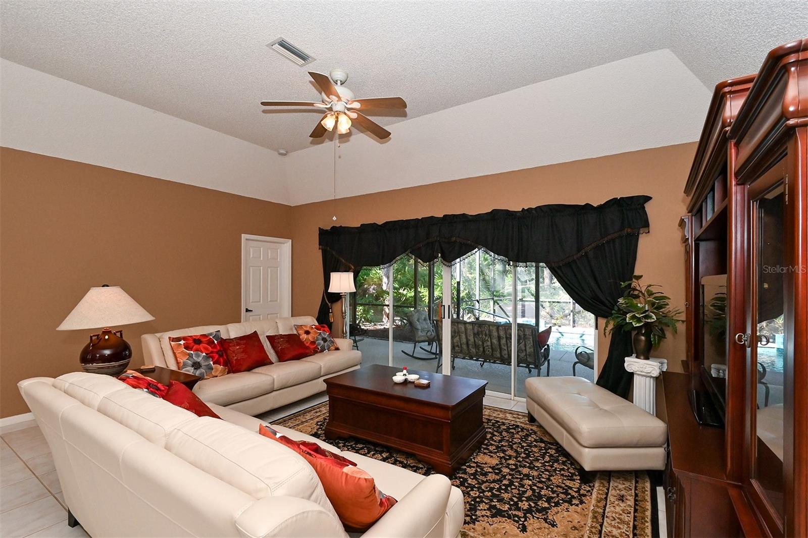 Image 9 of 53 For 3866 Surrey Court