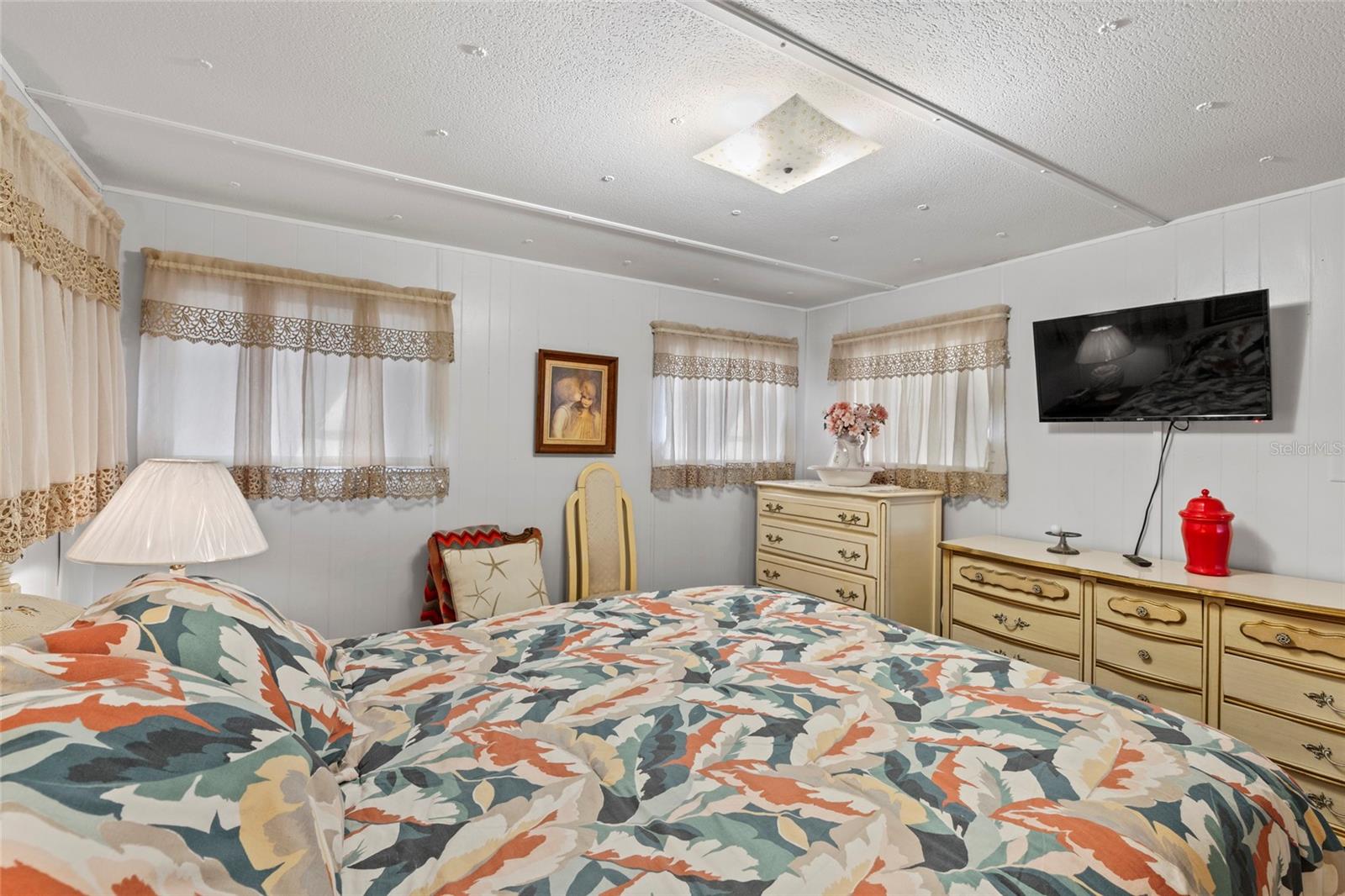 Image 10 of 20 For 4019 Oakwood