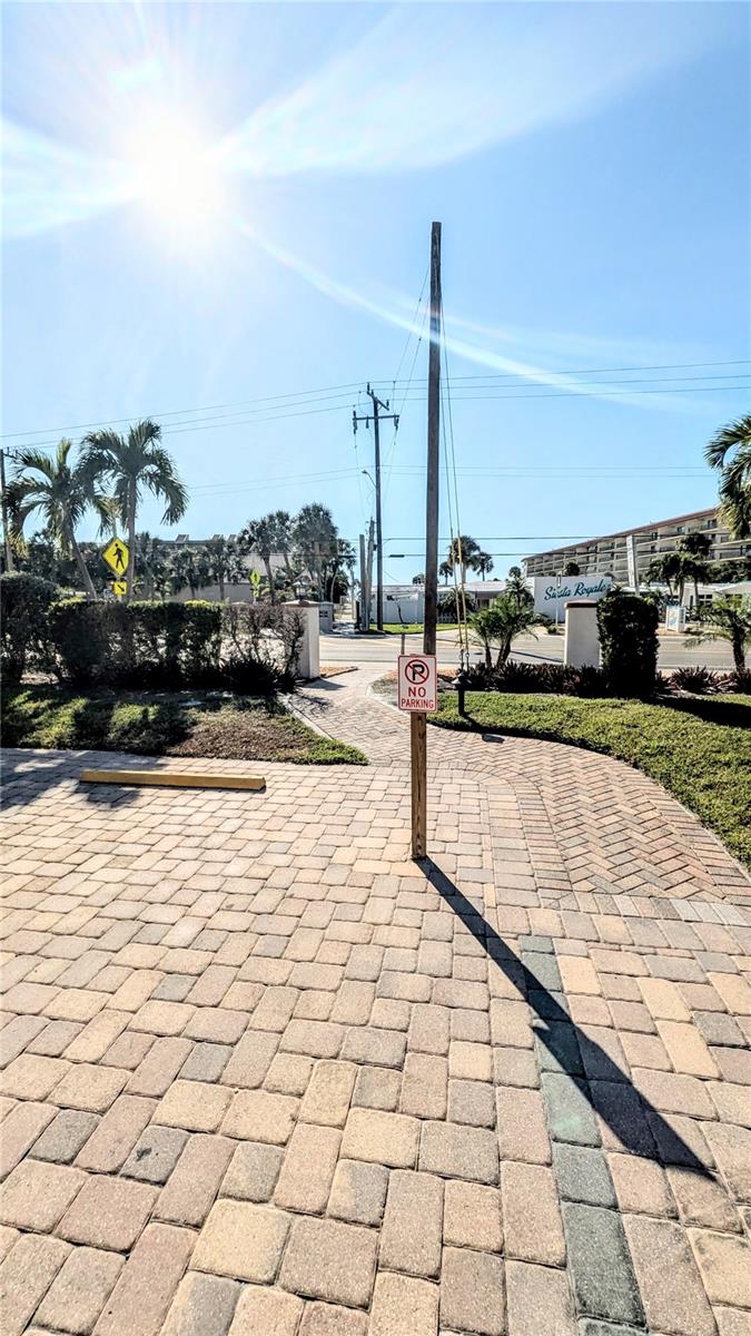 Image 22 of 49 For 6327 Midnight Pass Rd Road 999