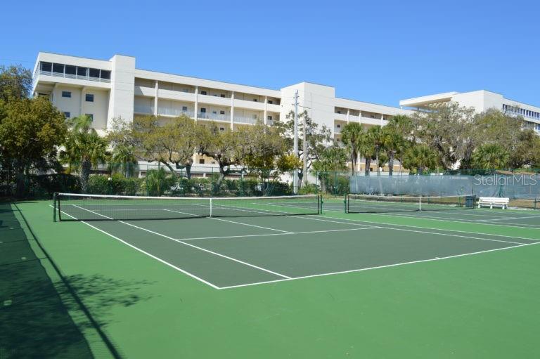 Image 30 of 49 For 6327 Midnight Pass Rd Road 999