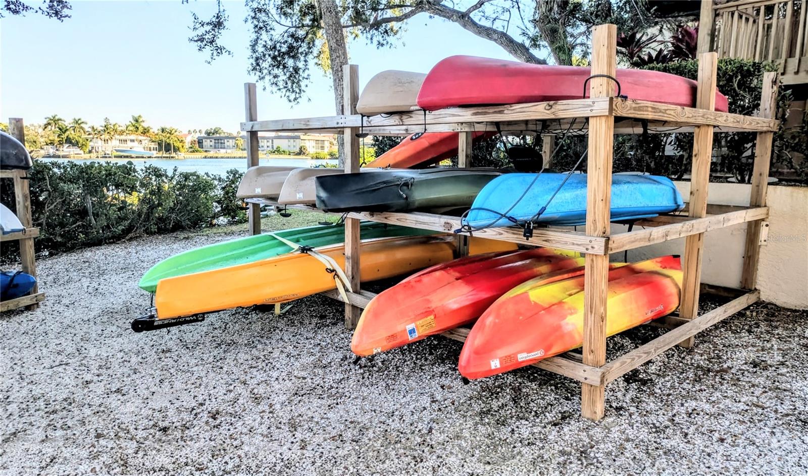 Image 31 of 49 For 6327 Midnight Pass Rd Road 999