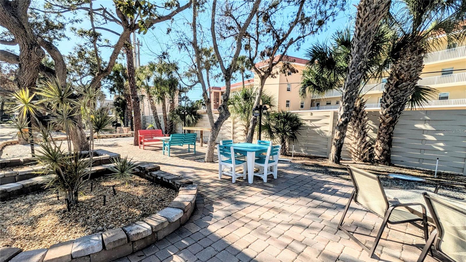 Image 40 of 49 For 6327 Midnight Pass Rd Road 999