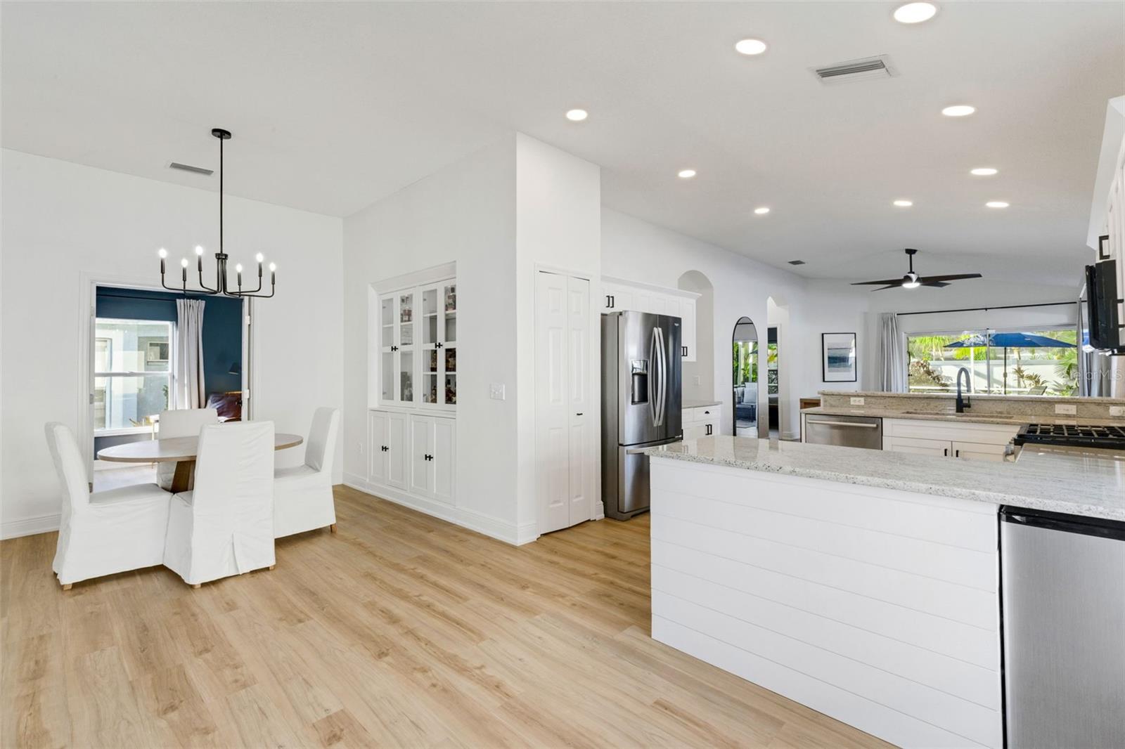 Image 12 of 47 For 6226 Blueflower Court