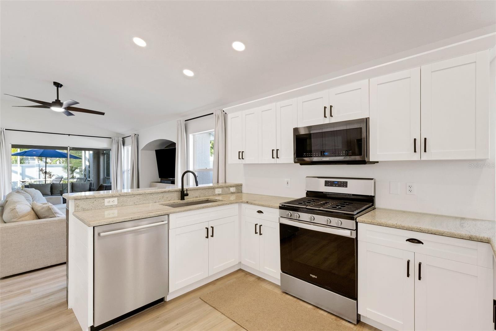 Image 14 of 47 For 6226 Blueflower Court