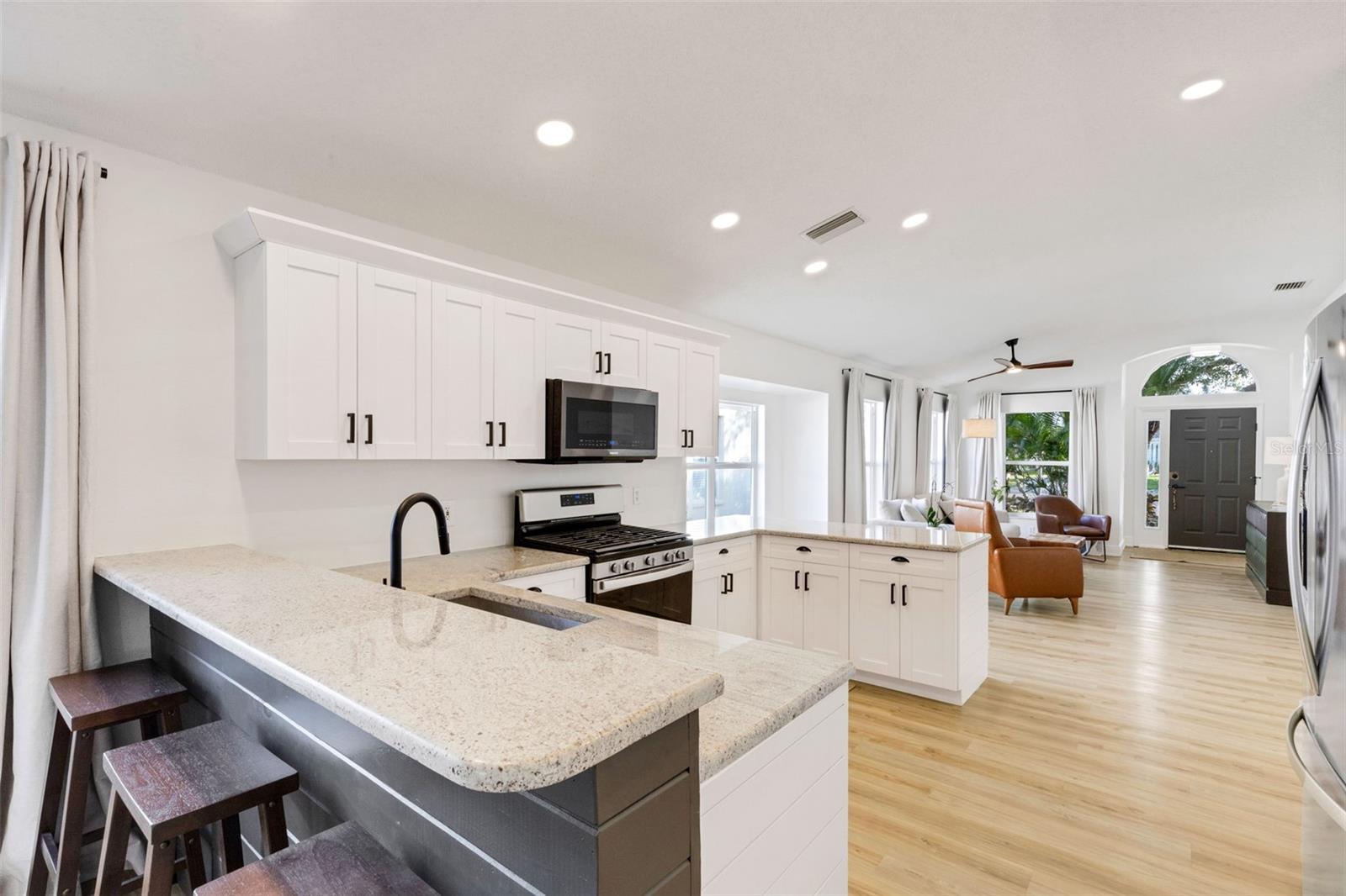 Image 15 of 47 For 6226 Blueflower Court