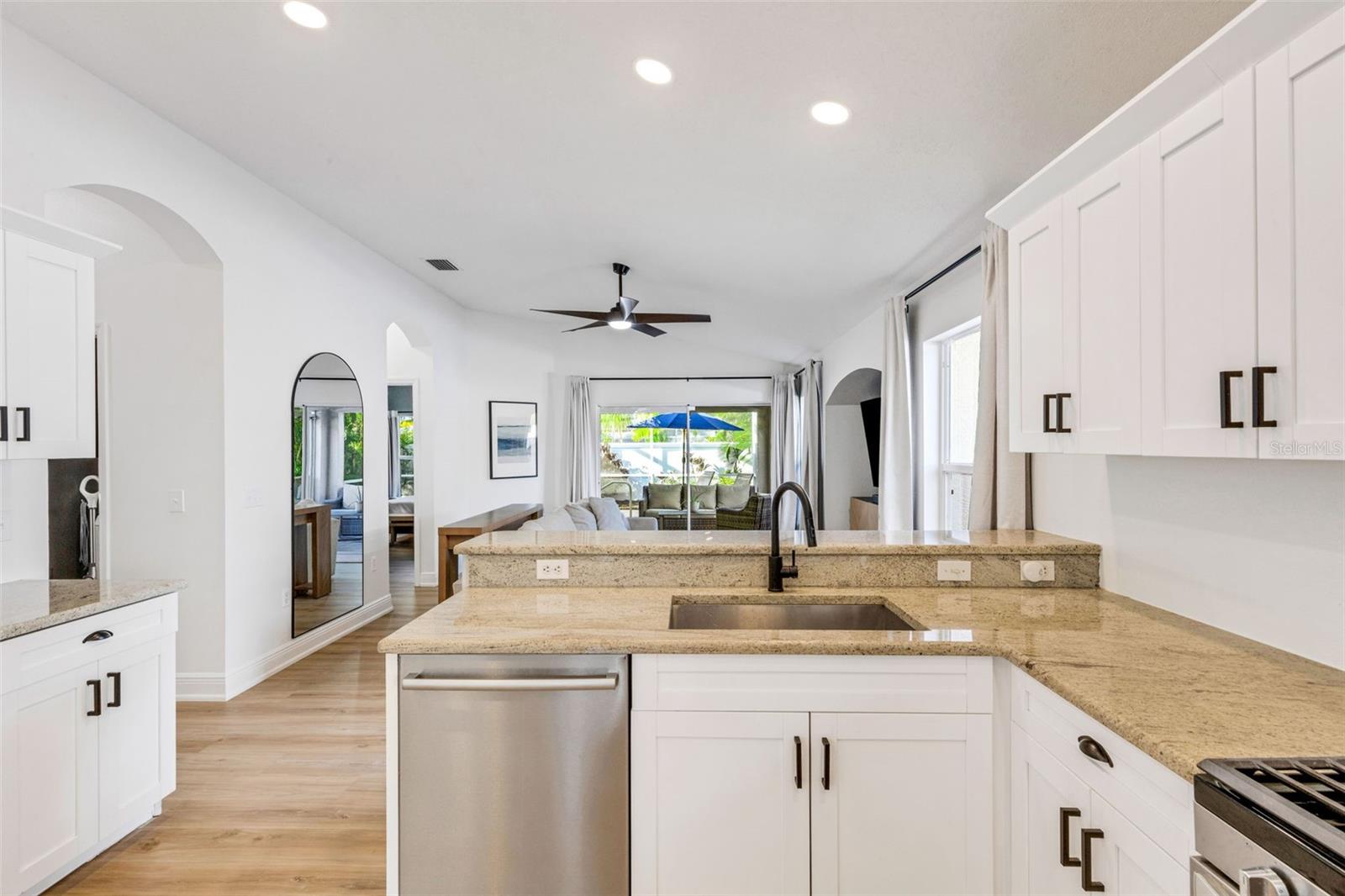 Image 17 of 47 For 6226 Blueflower Court