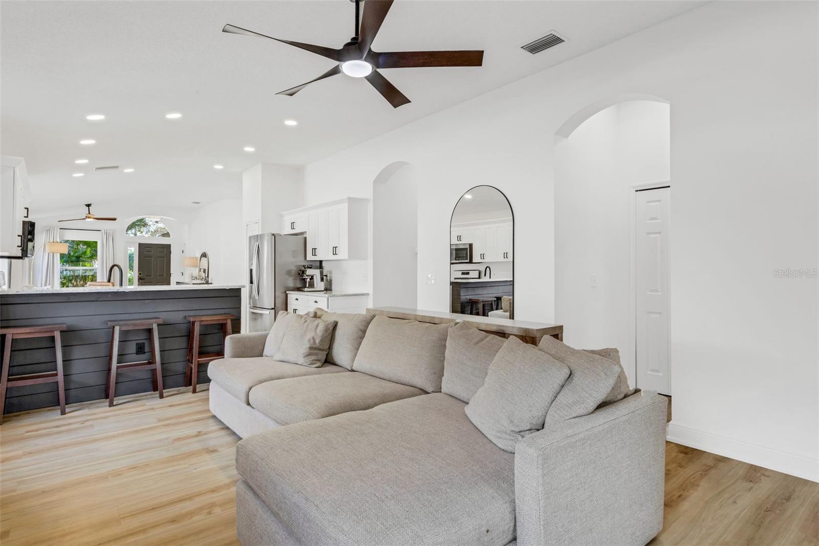 Image 21 of 47 For 6226 Blueflower Court