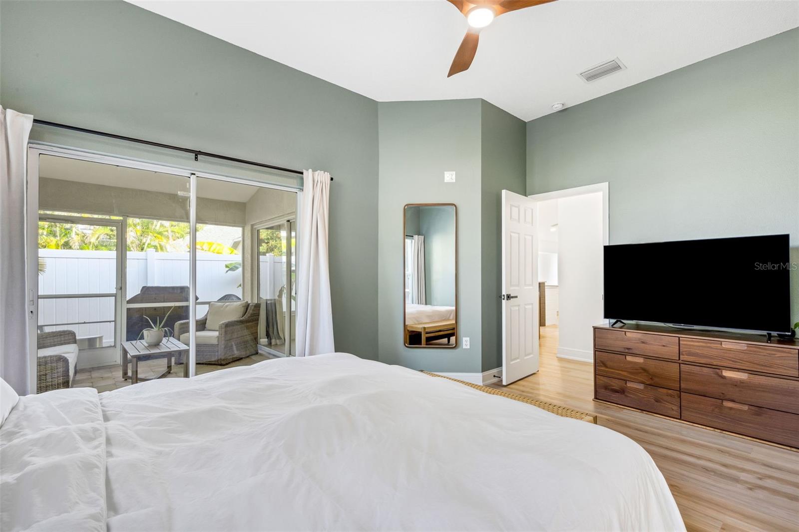 Image 26 of 47 For 6226 Blueflower Court