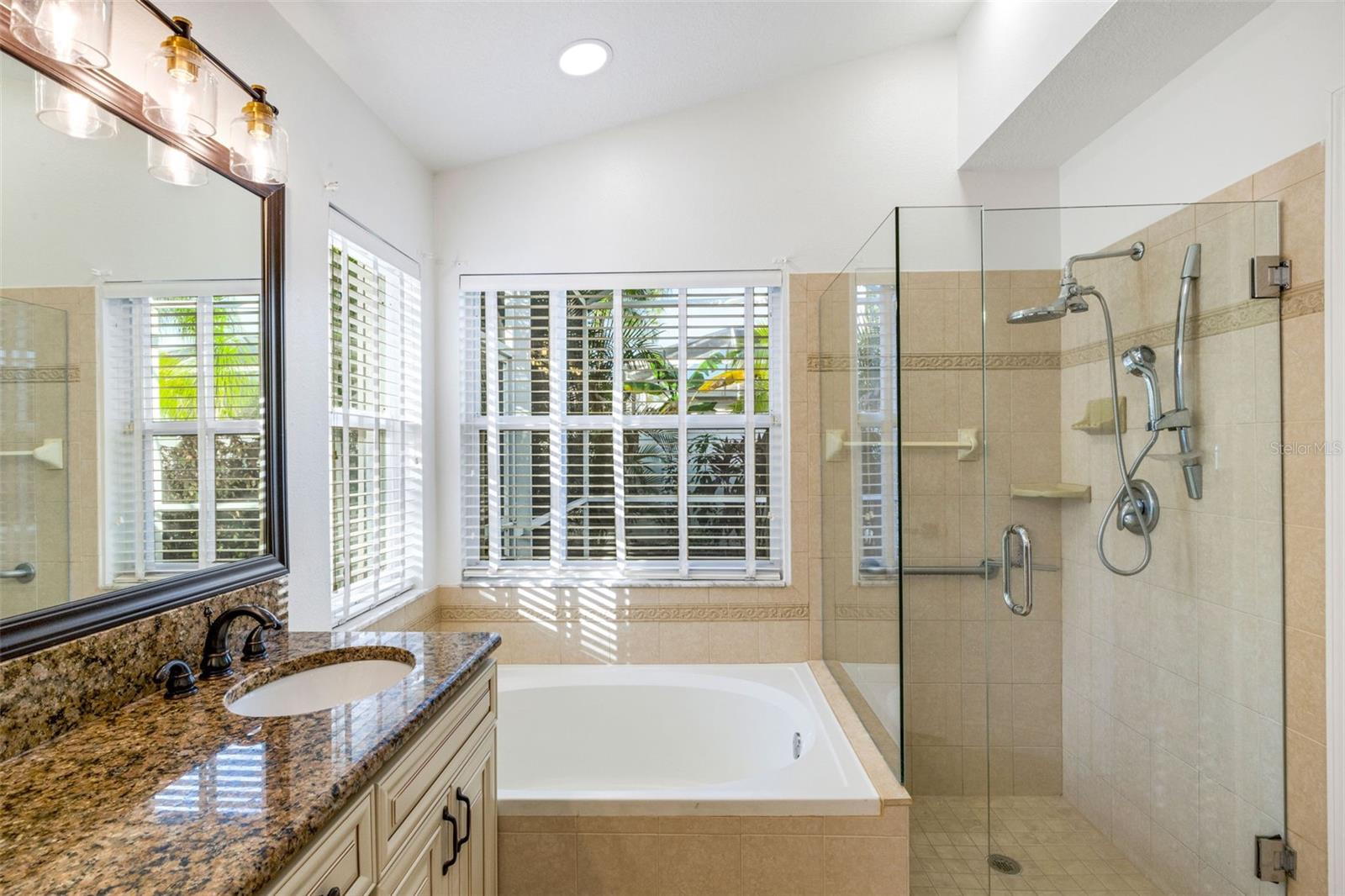 Image 29 of 47 For 6226 Blueflower Court