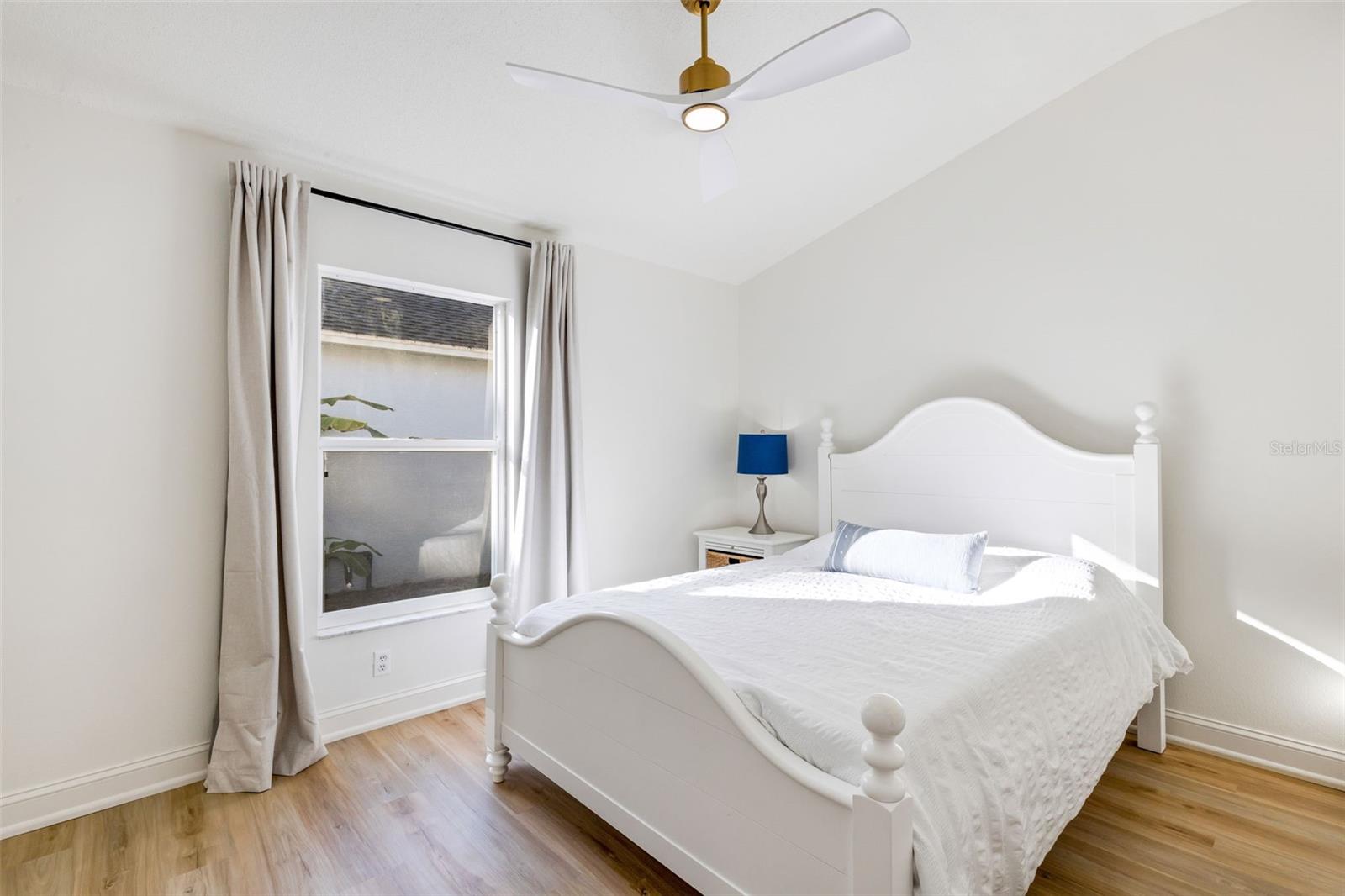 Image 30 of 47 For 6226 Blueflower Court