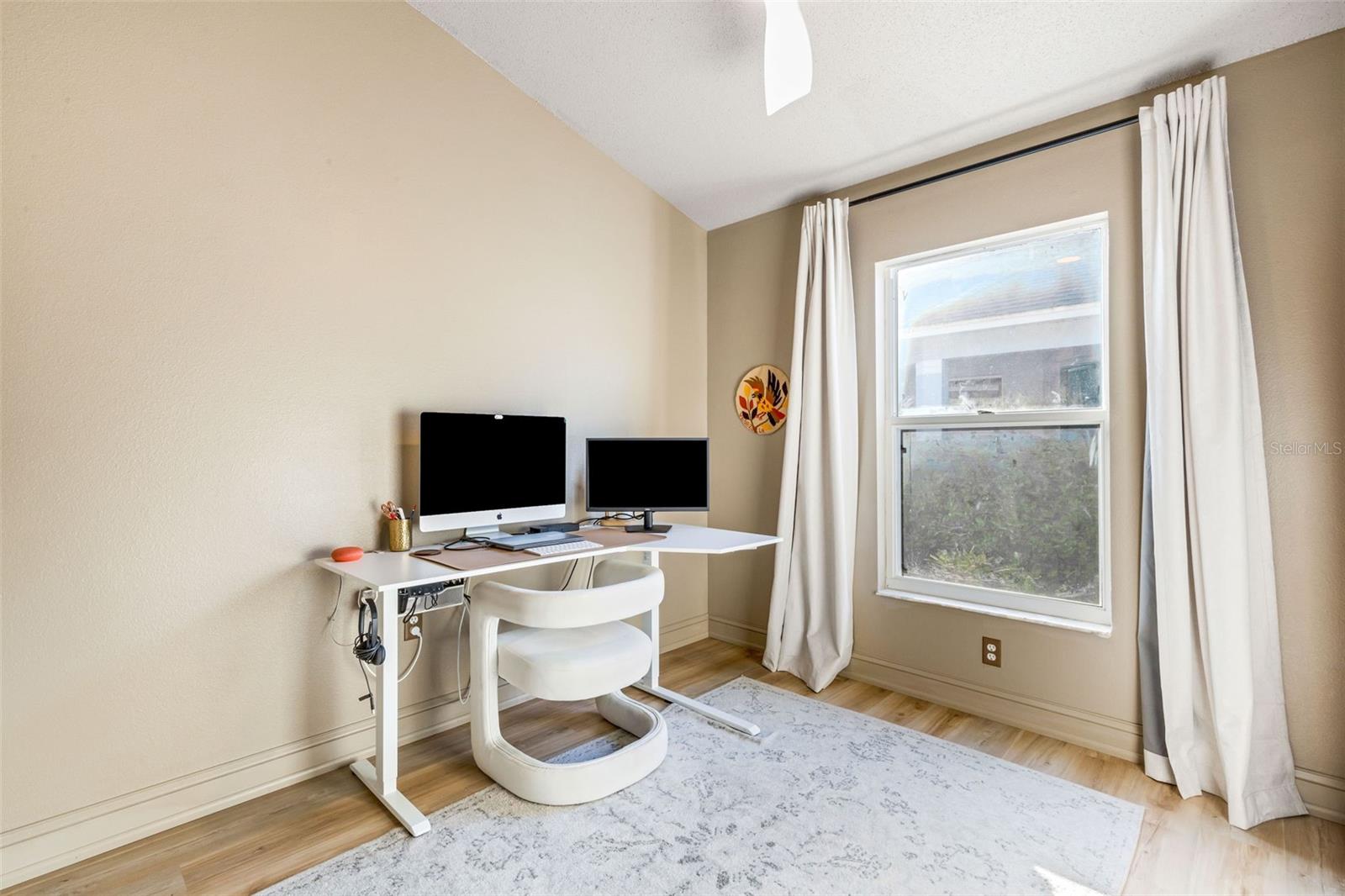 Image 34 of 47 For 6226 Blueflower Court