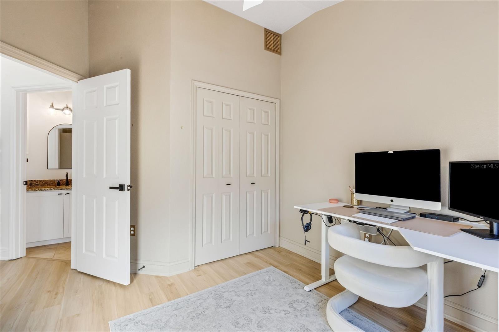 Image 37 of 47 For 6226 Blueflower Court