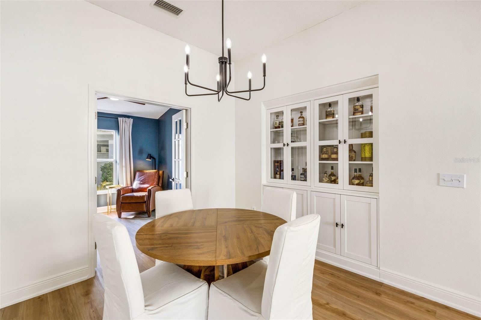 Image 5 of 47 For 6226 Blueflower Court