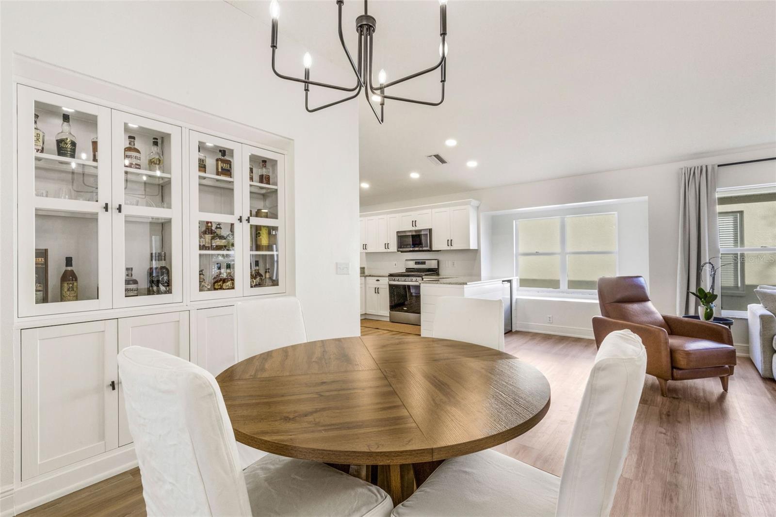 Image 6 of 47 For 6226 Blueflower Court